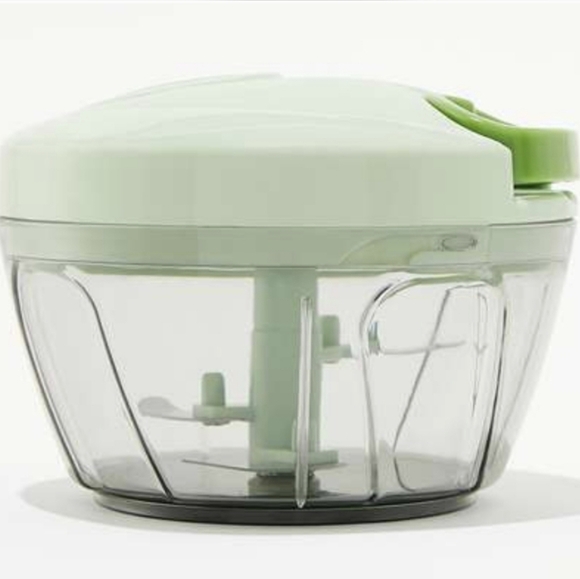 2/$50 Epare Mini Vegetable Chopper - Picture 4 of 10